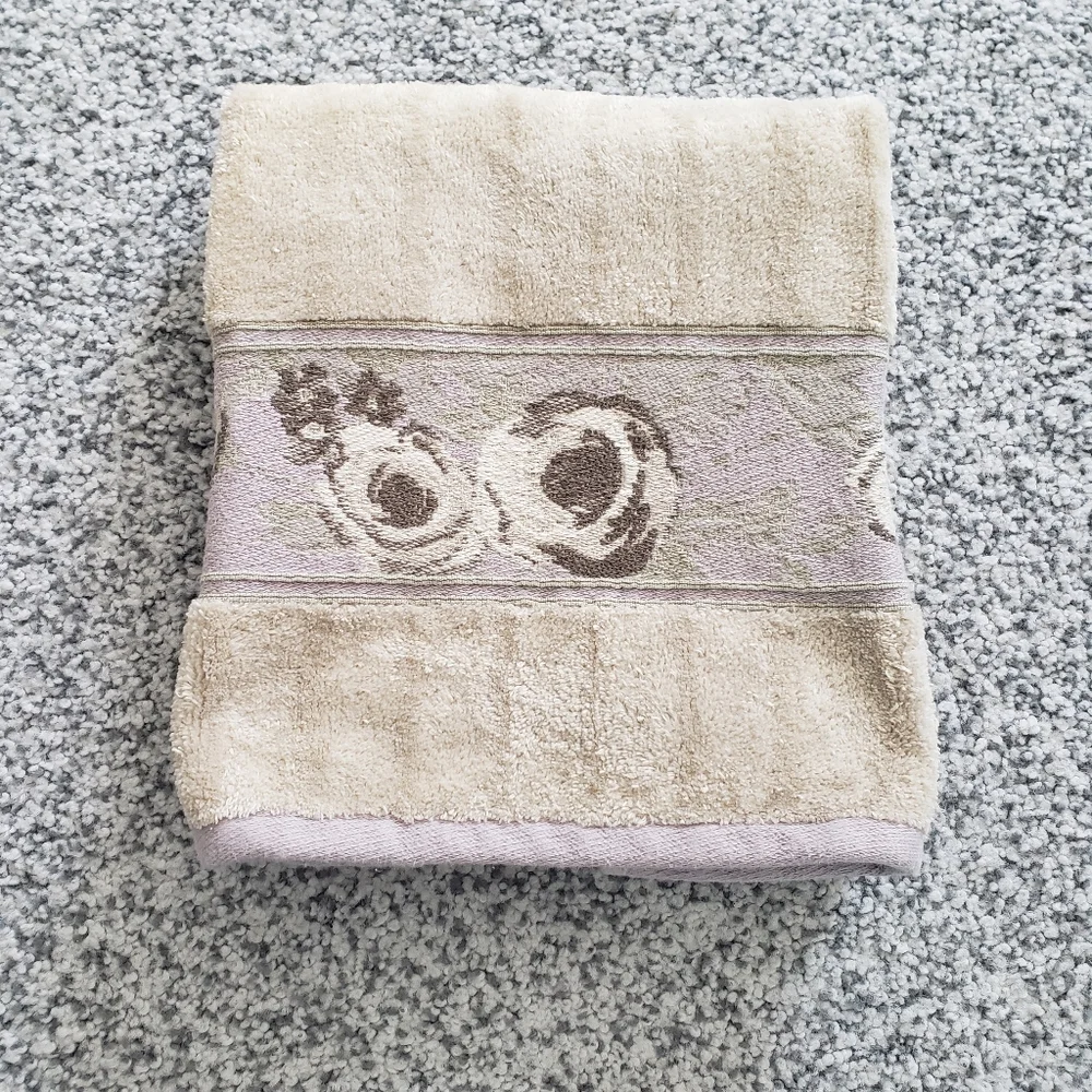 Wamsutta Green and Purple Hand Towels Soft and Absorbent
